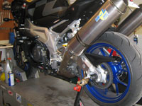 Removing the rear shock
